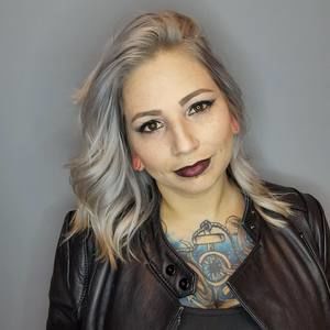 Meet your Posher, Andriana